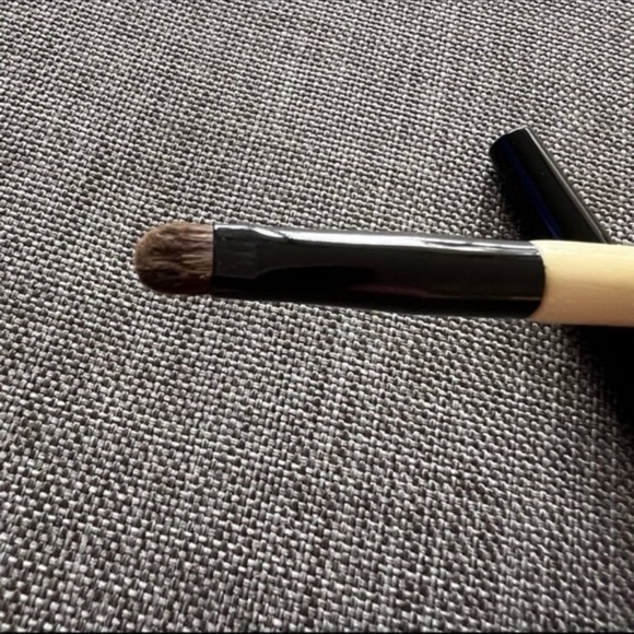 Bobbi Brown Lip Brush ~NEW~ - Picture 5 of 6